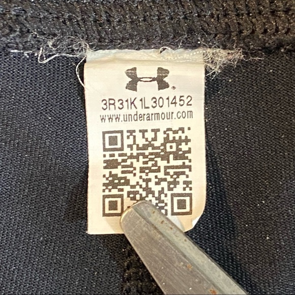 Under Armour High Rise Two Tone Black Gray Dotted Capri Leggings 4548 - Picture 7 of 7